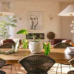 ***** Hotel Basq House Australia